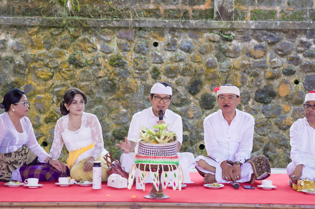 Karya Melaspas di Pura Pedharman Sira Arya Kanuruhan