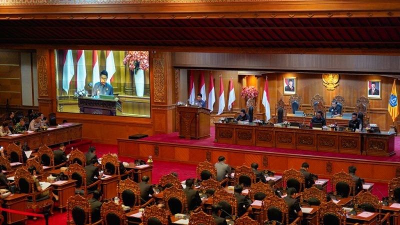 Bupati Sampaikan Jawaban Pemerintah Terhadap PU Fraksi DPRD Badung