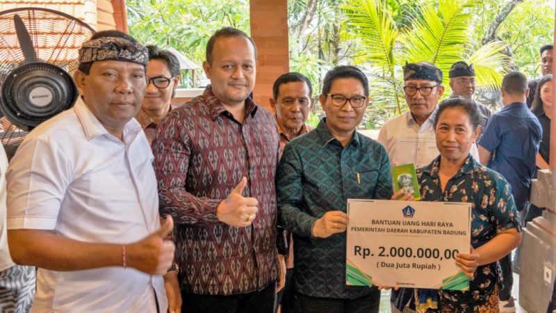 Penyerahan Bantuan Hari Raya Galungan di Kecamatan Mengwi dan Kuta Utara