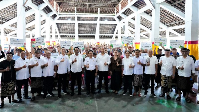 Tuntas! Penyerahan Bantuan Hari Raya Galungan di Kabupaten Badung Giliran Kecamatan Kuta dan Kuta Selatan Terima Bantuan