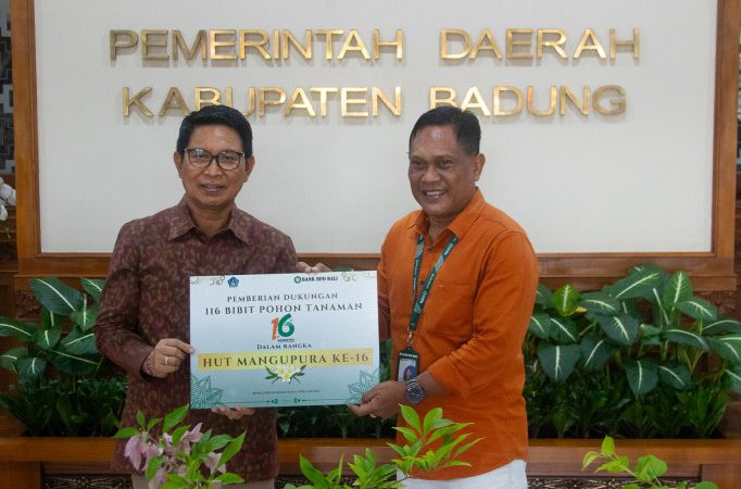 Bupati Adi Arnawa Terima 116 Bibit Pohon dari BPD Bali Cabang Mangupura