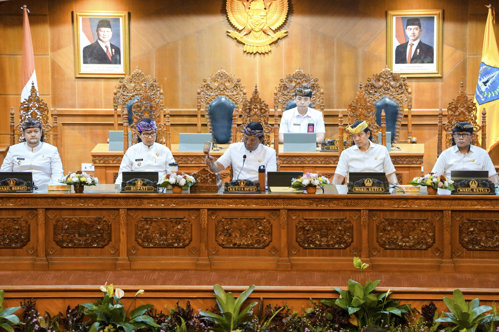 Rapat Paripurna Istimewa HUT Ke-16 Ibu Kota Mangupura Bupati Adi Arnawa: Momentum Bersyukur dan Menguatkan Komitmen Membangun Badung