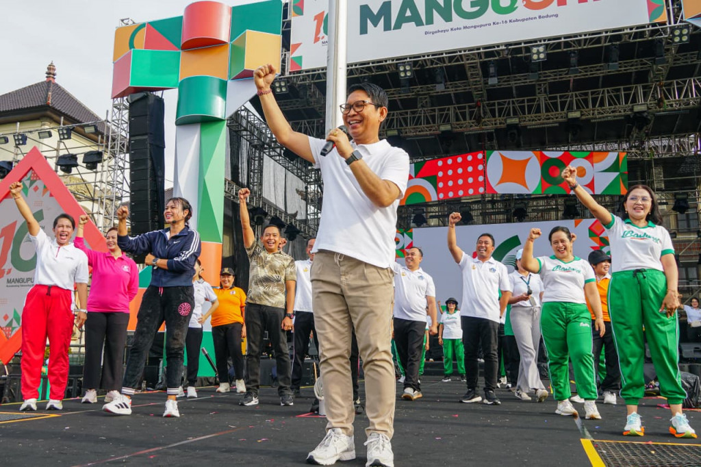 Senam Bersama PKK Se-Badung Meriahkan HUT Mangupura ke-16