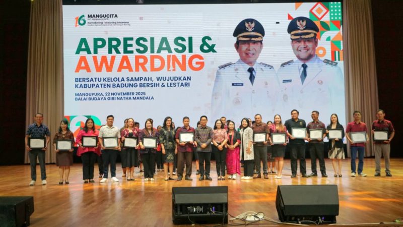 Bupati Serahkan Penghargaan Bank Sampah dan TPS3R Wujudkan Kolaborasi, Kelola Sampah Bersama-Sama