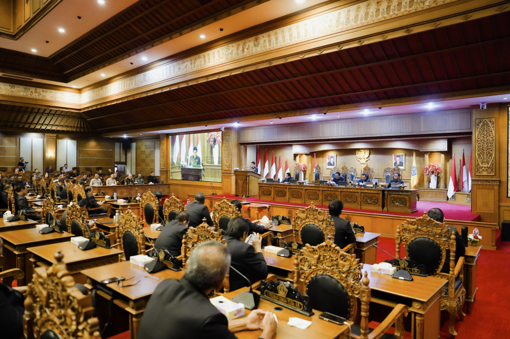 Pemkab Bersama DPRD Badung Sepakati Raperda APBD 2026
