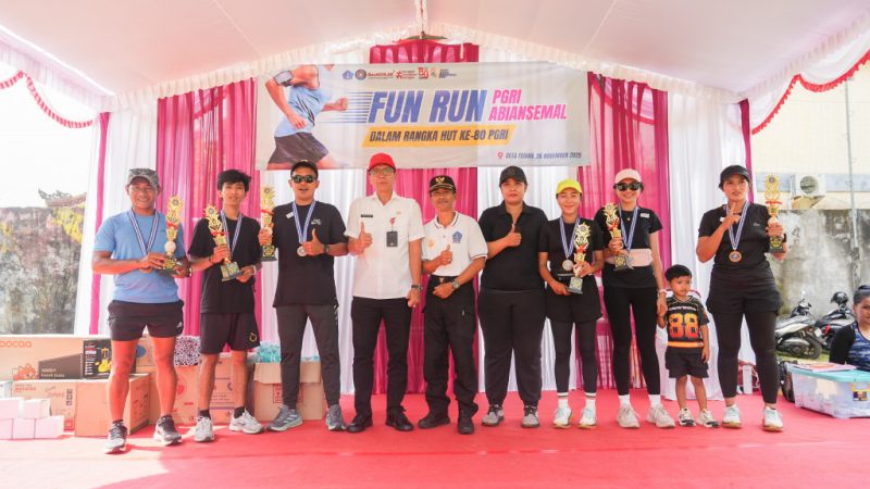 Peringati HUT PGRI ke-80 dan Hari Guru Nasional, PGRI Abiansemal Gelar Fun Run