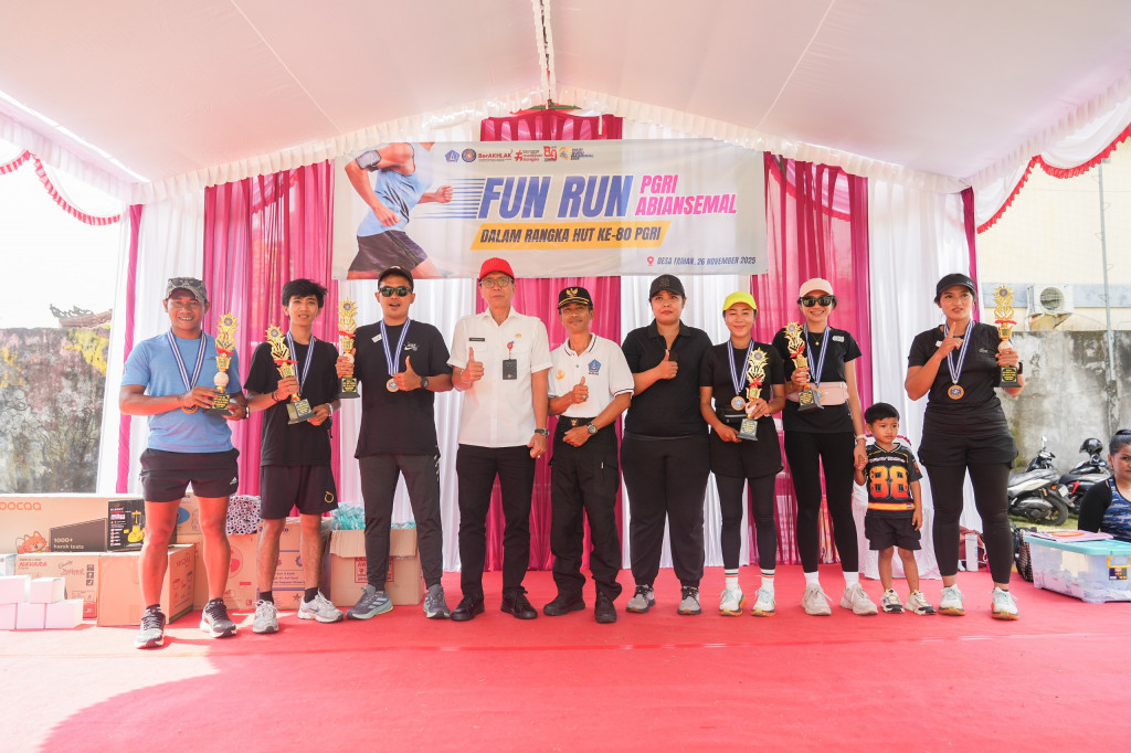 Peringati HUT PGRI ke-80 dan Hari Guru Nasional, PGRI Abiansemal Gelar Fun Run