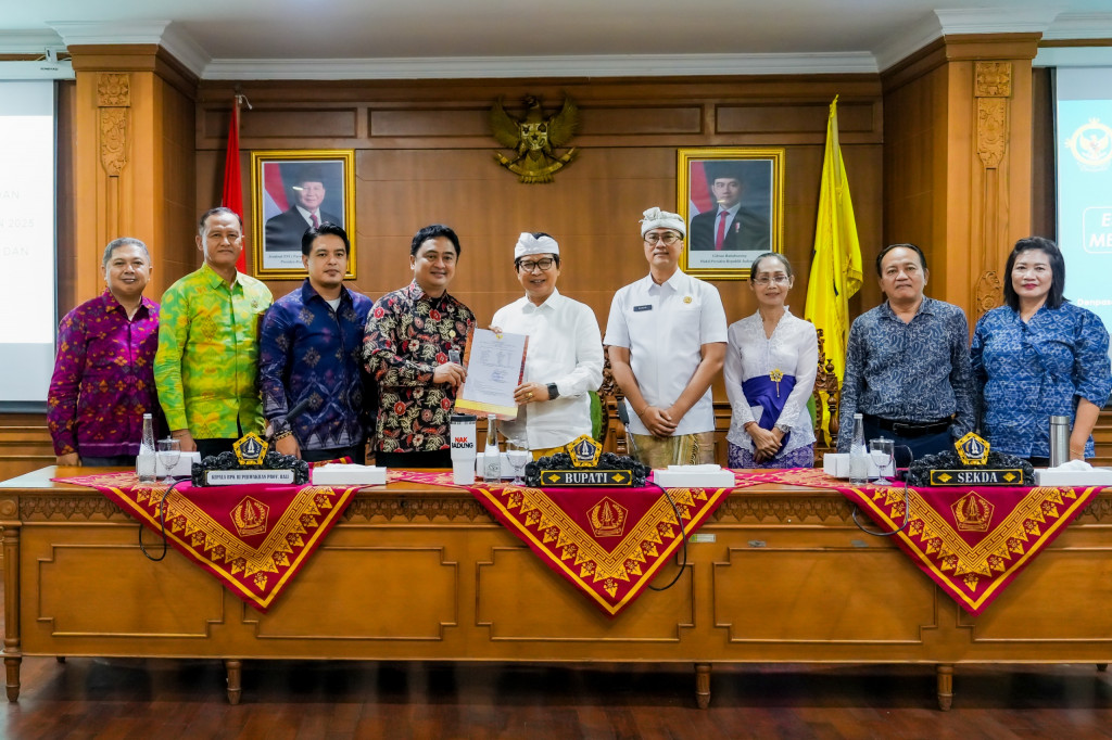 Bupati Adi Arnawa Terima Entry Meeting BPK Perwakilan Bali