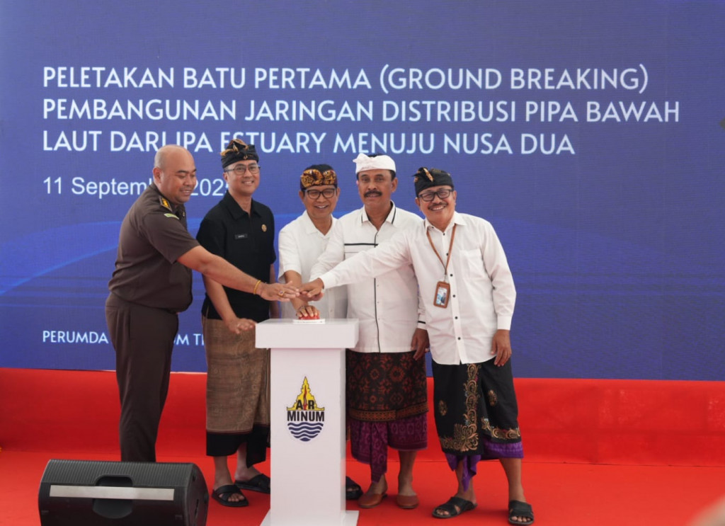 Groundbreaking Pembangunan Jaringan Distribusi Pipa Bawah Laut