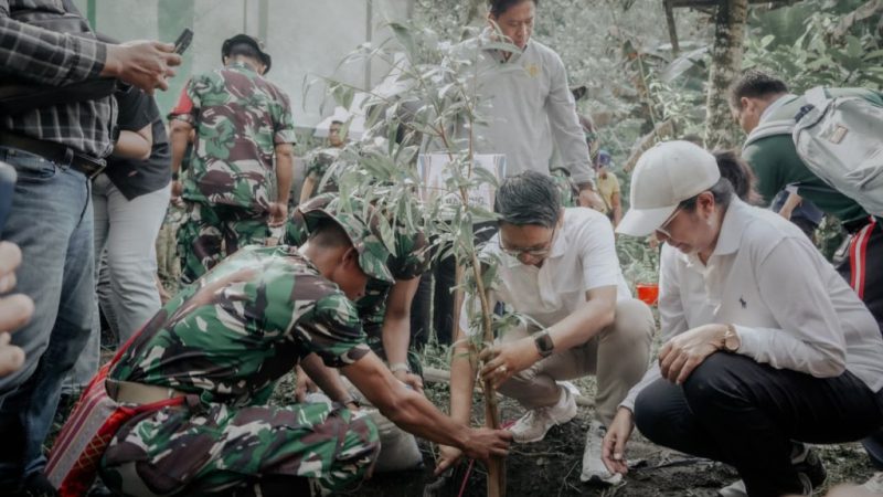 Pemkab Badung Tanam 4.400 Pohon dan Gelar Aksi Bersih Sungai Dukung Gerakan Semesta Berencana Serentak Seluruh Bali