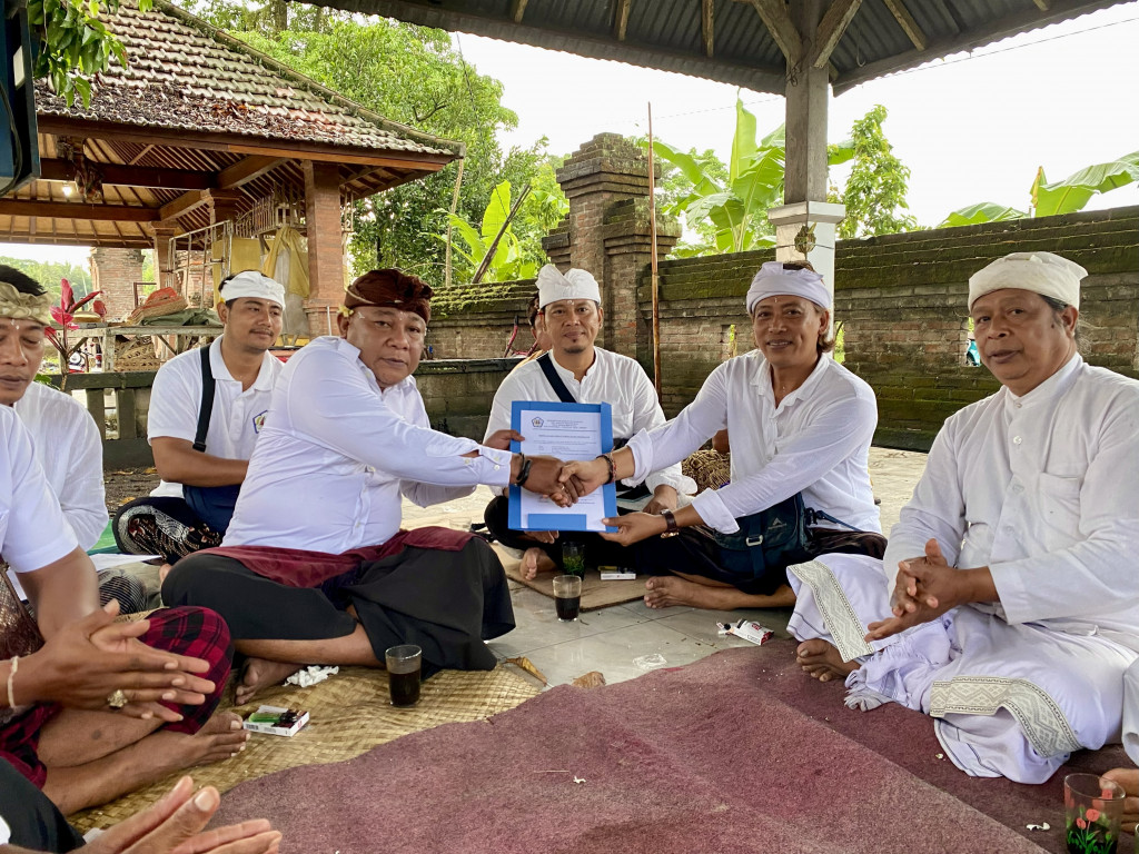Penandatangan Serah Terima Pembangunan Tembok Penyengker & Candi Bentar