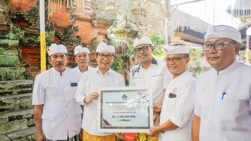 Karya Pedudusan Agung di Pura Dalem Desa Banjar Aseman Abiansemal