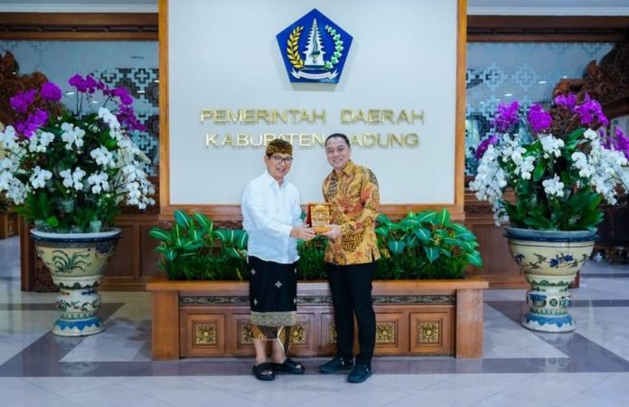 Bupati Adi Arnawa Terima Kunjungan Wali Kota Eri Cahyadi