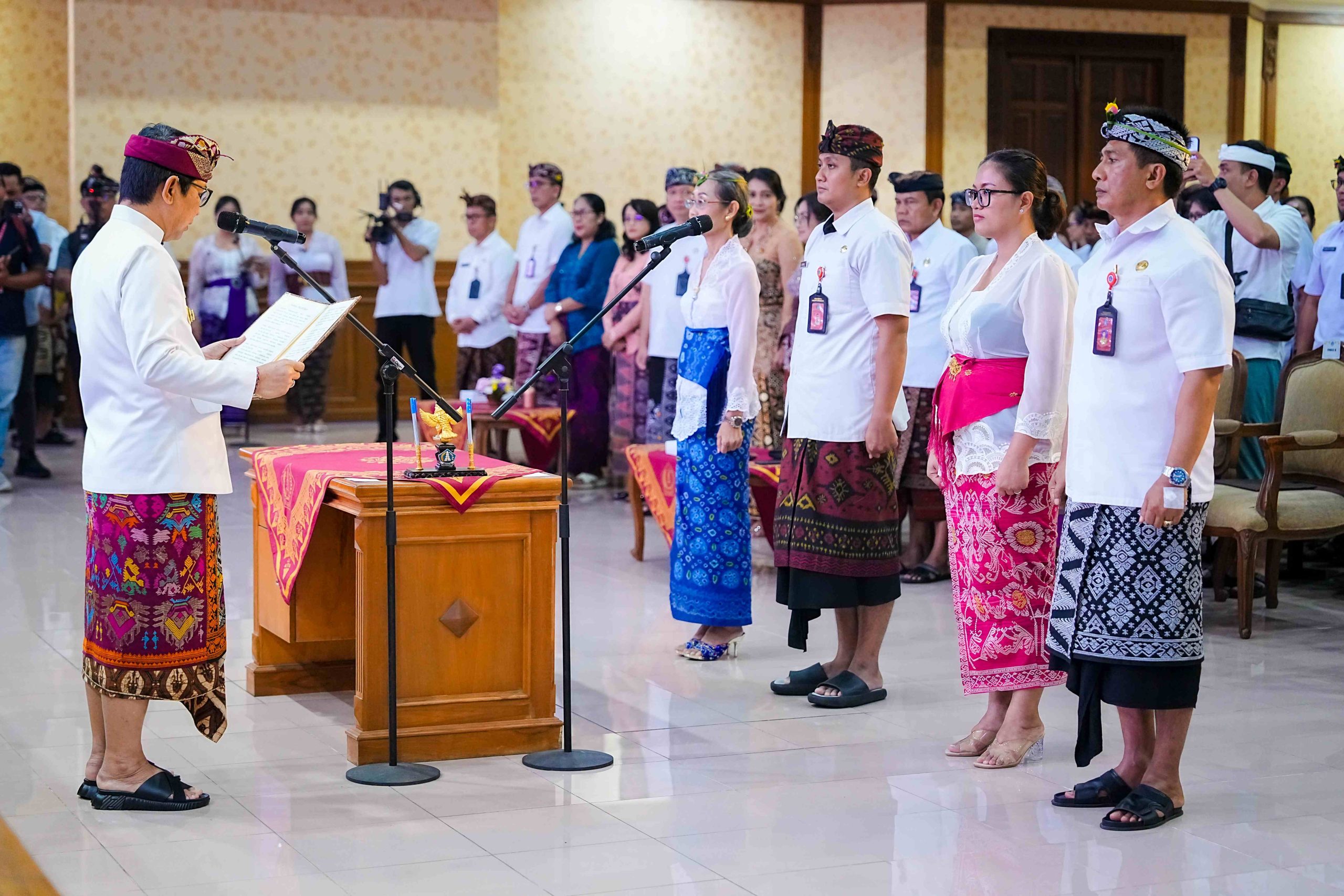 Tekankan Profesionalisme dan Integritas ASN Bupati Adi Arnawa Lantik 234 Pejabat Pemkab Badung