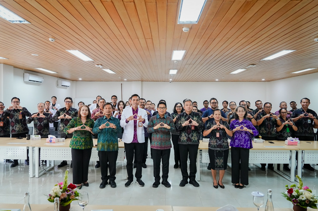 Bupati Tinjau Kesiapan Operasional RSUD Giri Asih Harapkan Jadi RS Rujukan Terbaik