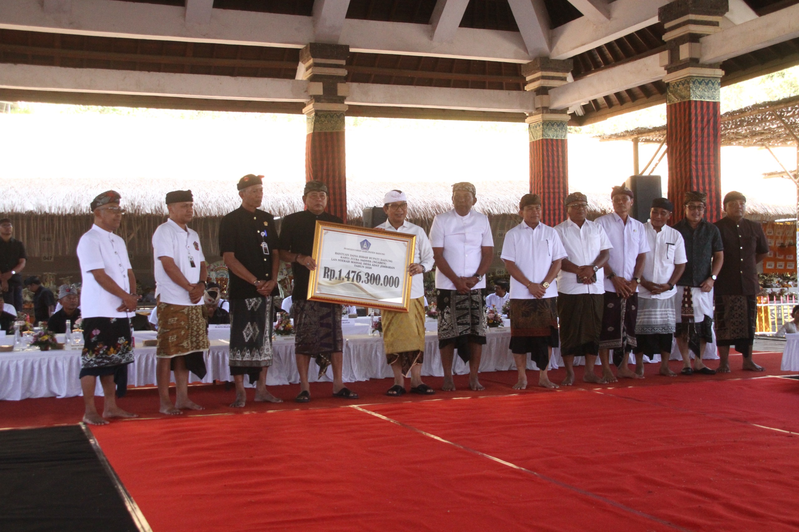 Ketua DPRD Badung Hadiri Upacara Pitra Yadnya, Metatah dan Nyekah Massal VII Desa Adat Jimbaran