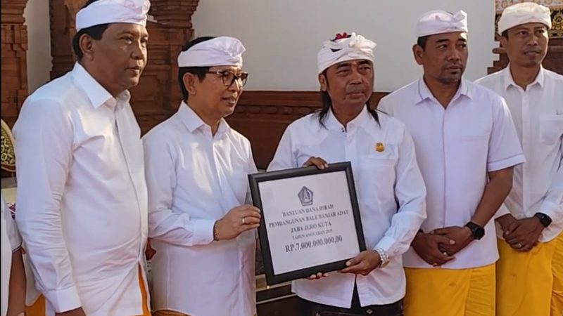 DPRD Bersama Bupati Badung Hadiri Karya Melaspas di Banjar Adat Jaba Jero Kuta